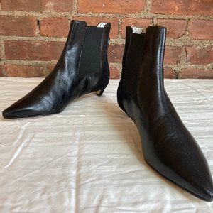 GIVENCHY Black Leather Ankle Boot – size 37 – black – UNWORN